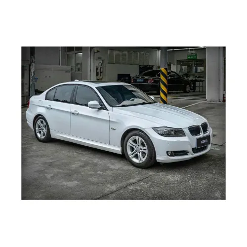 Folie auto PET Premium alb lucios pentru colantare caroserie cu tehnologie anti-bule 16m x 1.52m — imaginea 2