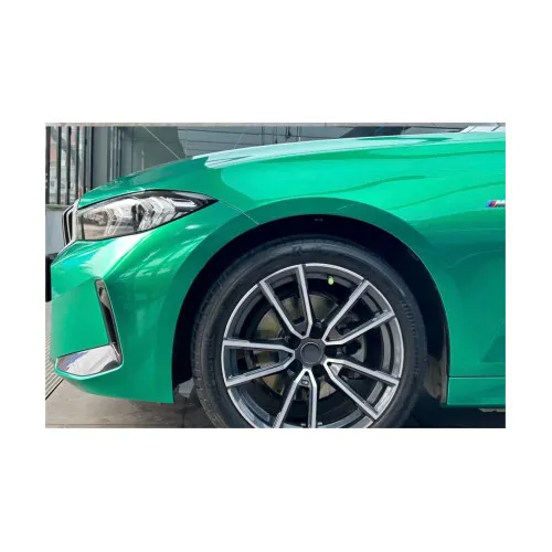 Folie auto PET Premium verde Isle of Man pentru colantare caroserie cu tehnologie anti-bule 16m x 1.52m — imaginea 3