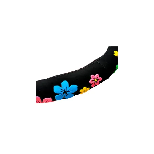 Husa volan auto cu aplicatii flori marime M 37-38 cm — imaginea 2