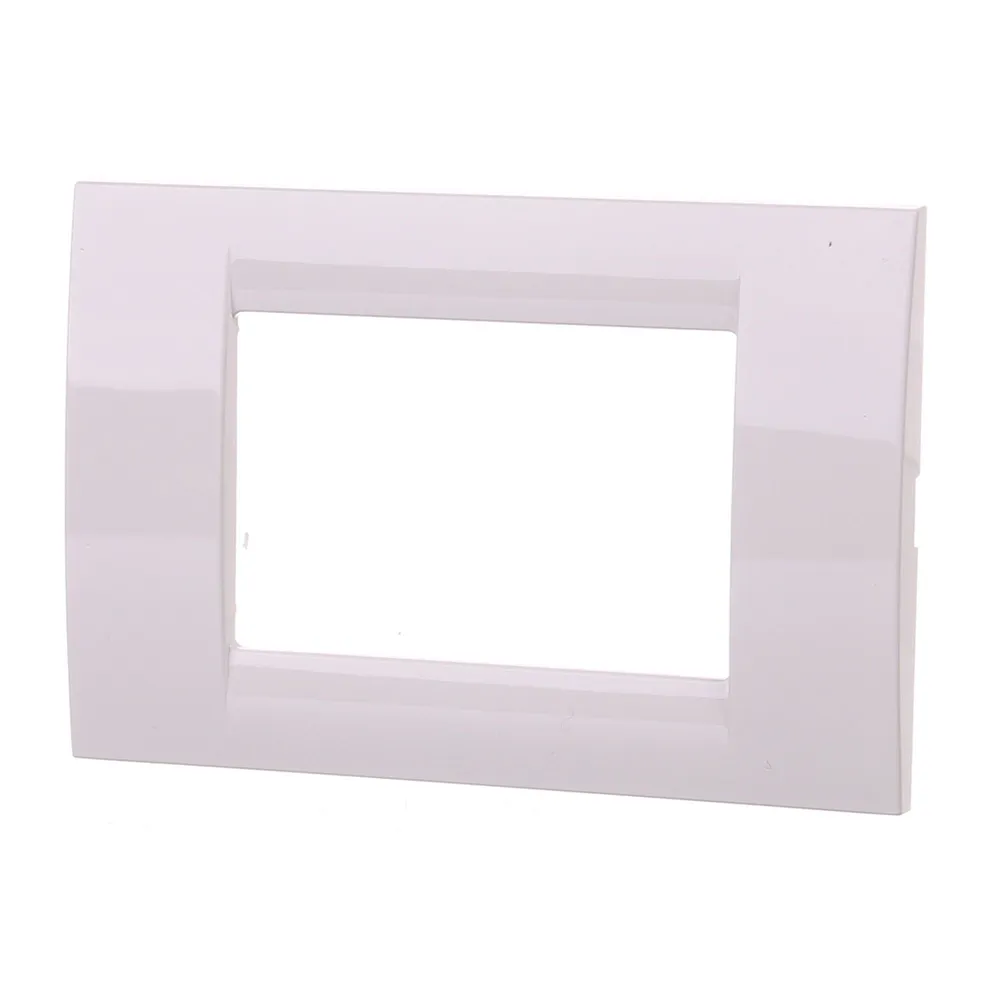 Rama decorativa tripla Gewiss Virna, pentru aparataj modular, IP20, alba