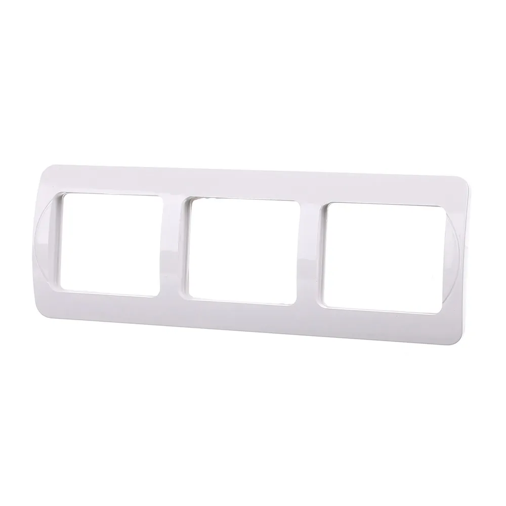 Rama decorativa tripla Quatric Praktic, pentru aparataj clasic, IP20, alba